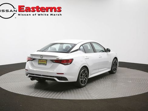 Used 2024 Nissan Sentra SR w/ SR Premium Package FWD image 40
