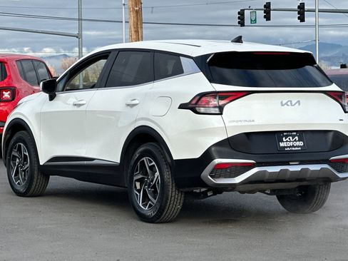 Used 2025 Kia Sportage LX image 7