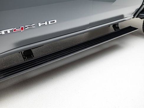 Used 2025 GMC Sierra 2500 AT4X w/ AT4X AEV Edition image 18