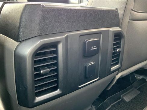 Used 2015 Ford F150 XLT w/ Equipment Group 302A Luxury AWD/4WD image 35