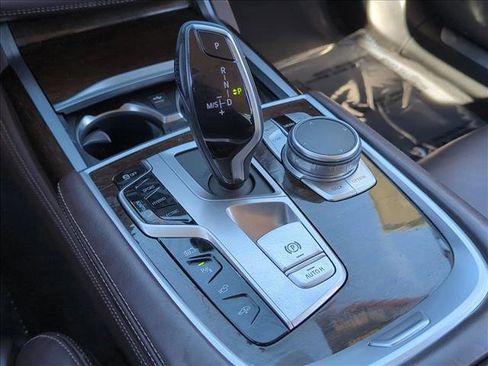 Used 2021 BMW 745e xDrive w/ Premium Package image 12