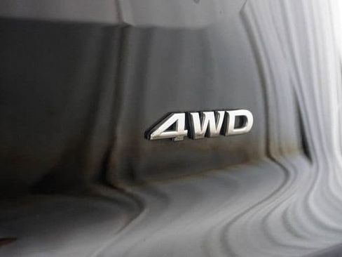 Used 2024 Nissan Pathfinder S AWD/4WD image 13