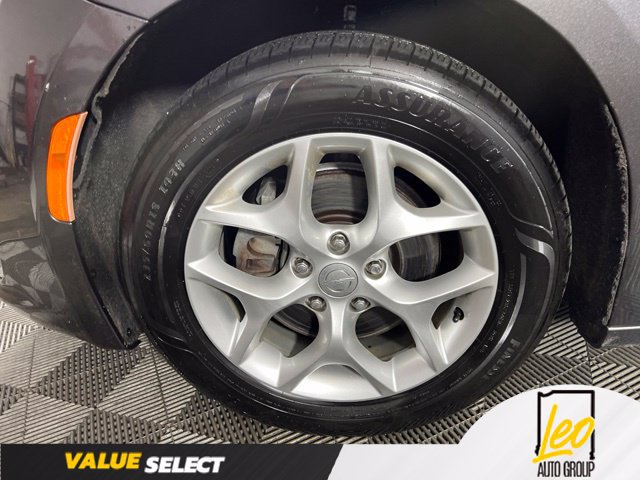 Used 2020 Chrysler Pacifica Touring-L w/ Tire & Wheel Group FWD image 18
