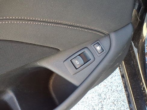 Used 2023 BMW 530e xDrive w/ Convenience Package image 21