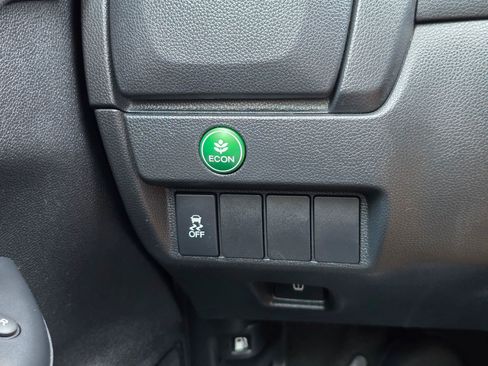 Used 2018 Honda Fit Sport image 27