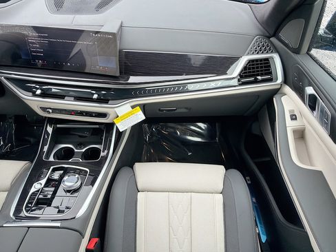 New 2027 BMW X7 xDrive40i w/ Executive Package AWD/4WD image 18