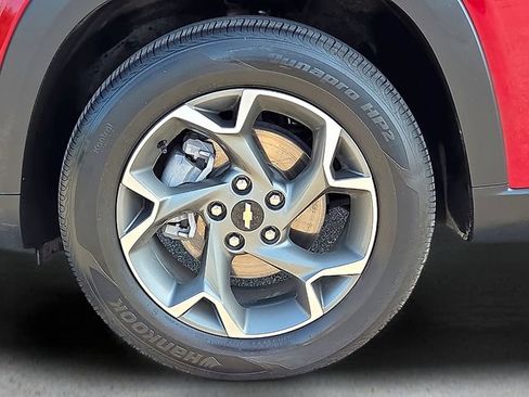 Used 2025 Chevrolet Trax LT w/ Driver Confidence Package FWD image 9