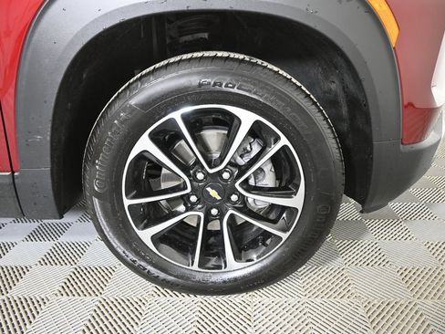 Used 2025 Chevrolet TrailBlazer LT w/ LT Cold Weather Package image 11