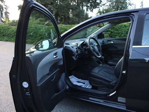 Used 2013 Chevrolet Sonic LTZ FWD image 5