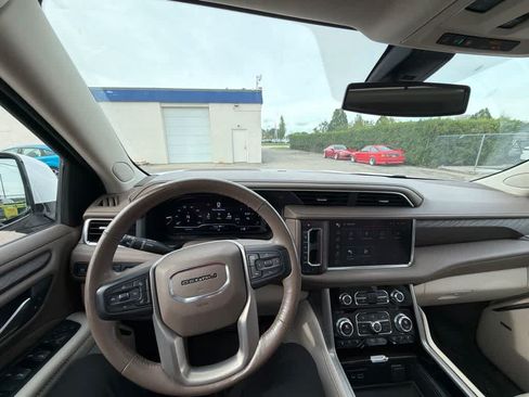 Used 2022 GMC Yukon XL Denali AWD/4WD image 27