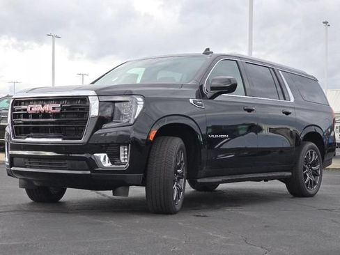 Used 2024 GMC Yukon XL SLE w/ Gmc Pro Safety Plus Package AWD/4WD image 14