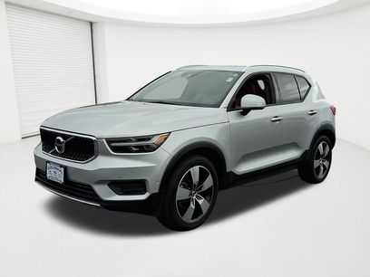 Used 2019 Volvo XC40 T5 Momentum