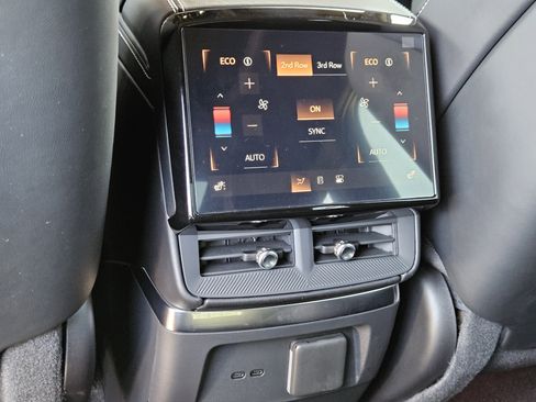 New 2026 Cadillac Vistiq Sport image 20