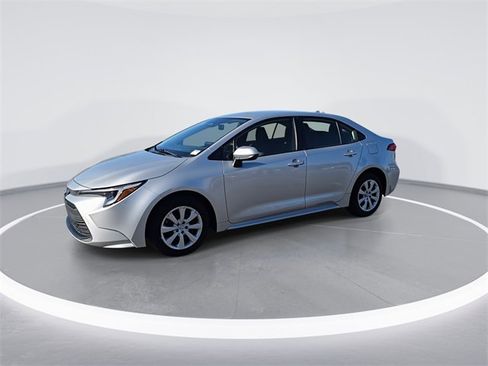 Used 2023 Toyota Corolla LE image 4