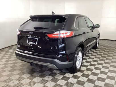 Used 2024 Ford Edge SEL w/ Convenience Package