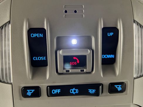 Used 2020 Toyota Highlander XLE image 64