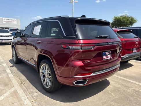 Used 2022 Jeep Grand Cherokee Laredo X RWD image 3