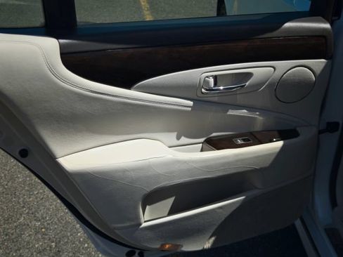 Used 2007 Lexus LS 460 RWD image 35