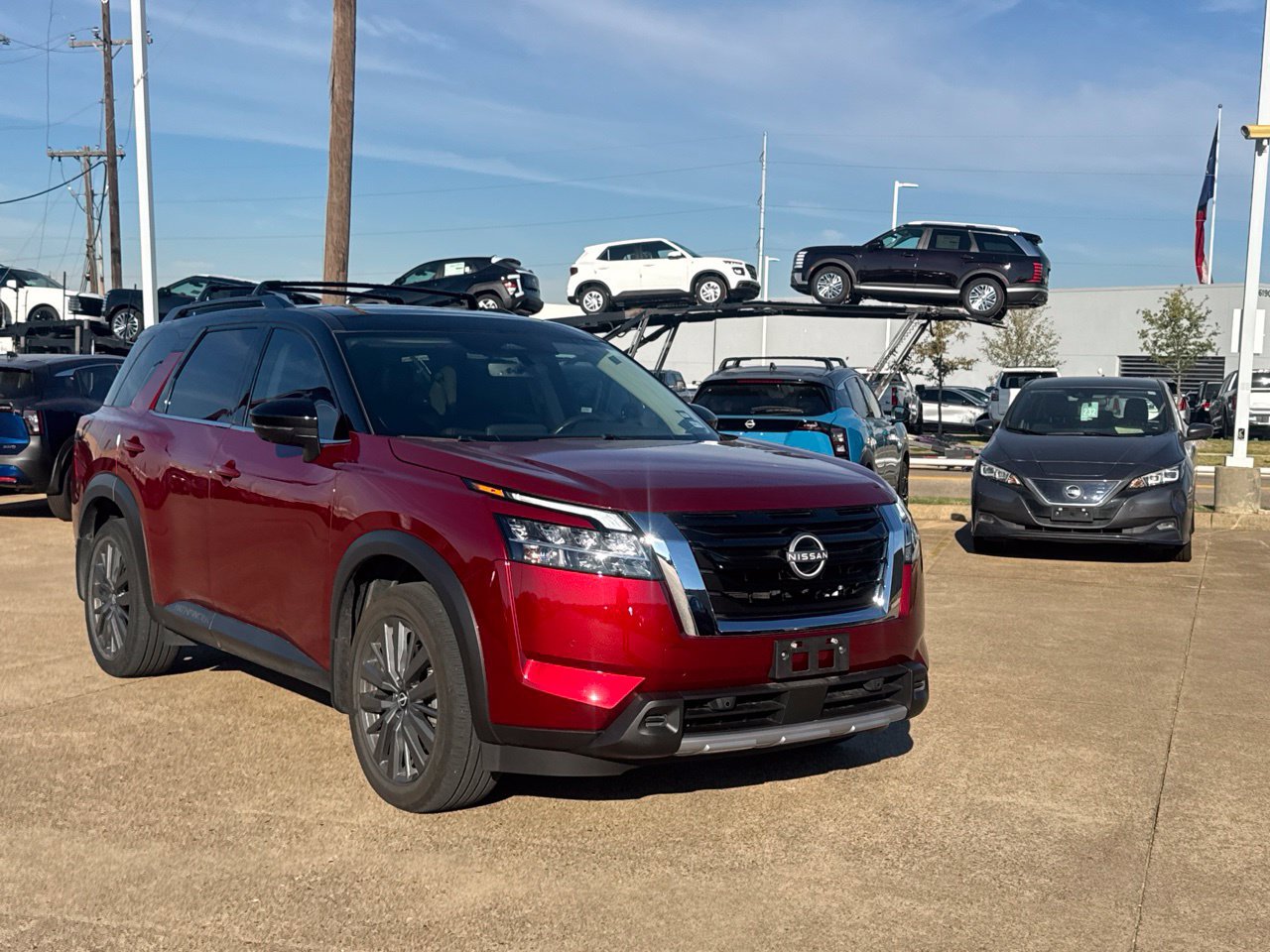 Certified 2024 Nissan Pathfinder SL w/ SL Premium Package FWD image 1