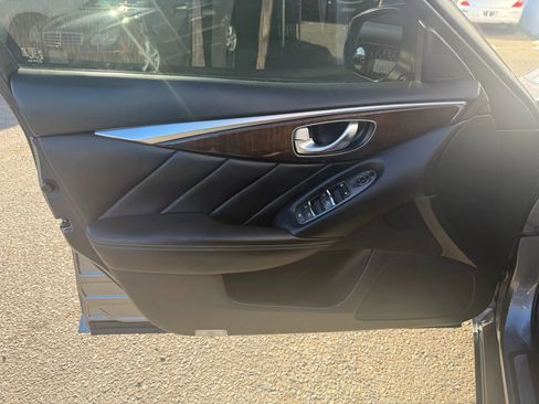 Used 2018 INFINITI Q50 Luxe w/ Essential Package (3.0T Luxe) image 8