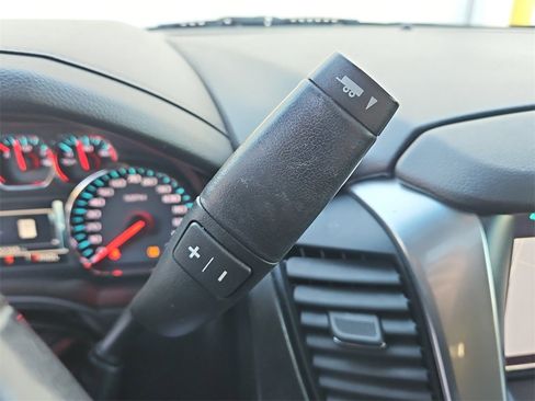 Used 2019 Chevrolet Suburban LT image 38