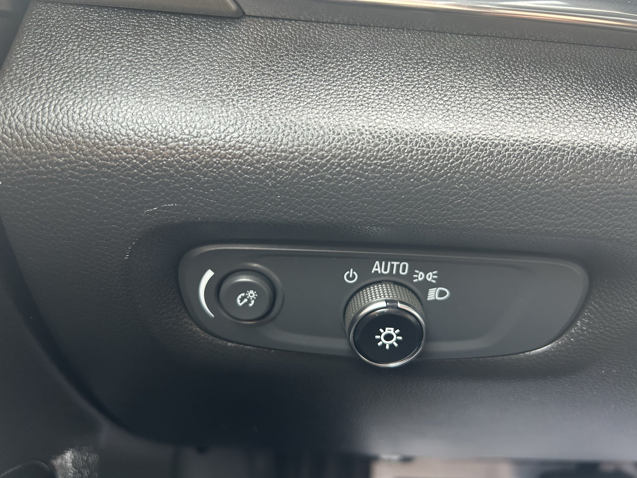 Used 2022 Chevrolet Traverse LT AWD/4WD image 18