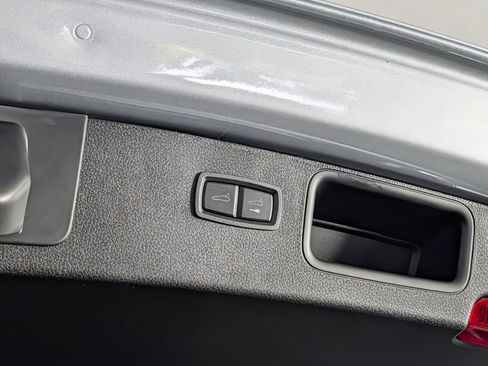 New 2026 Porsche Macan AWD/4WD image 17
