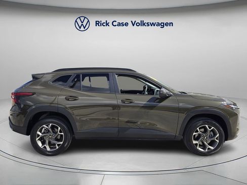 Used 2024 Chevrolet Trax LT image 3