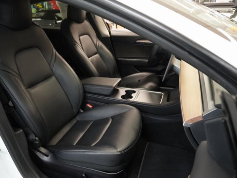 Used 2021 Tesla Model 3 Standard Range Plus image 32