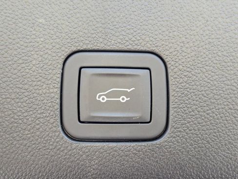 Certified 2025 Chevrolet Tahoe Premier image 15