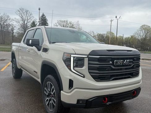New 2026 GMC Sierra 1500 AT4 w/ LPO, Black Badging Package AWD/4WD image 3