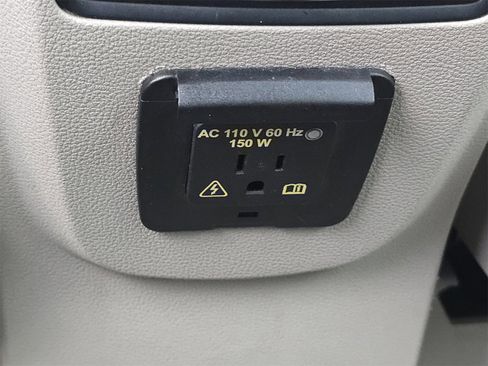 Used 2013 Ford C-MAX SEL image 13