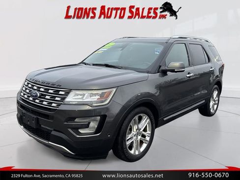 Used 2017 Ford Explorer Limited w/ Equipment Group 301A FWD image 9
