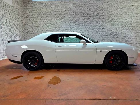 Used 2019 Dodge Challenger SRT Hellcat w/ Laguna Leather Package image 9