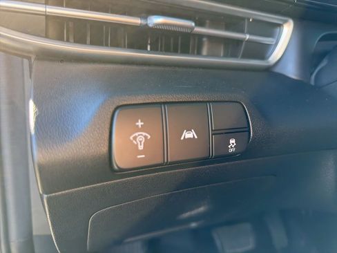 Used 2023 Hyundai Elantra SEL w/ Convenience Package image 18