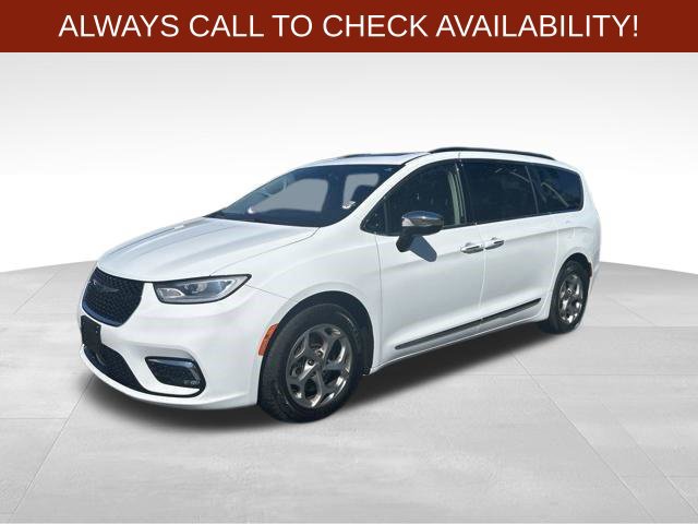 Used 2023 Chrysler Pacifica Limited FWD image 3