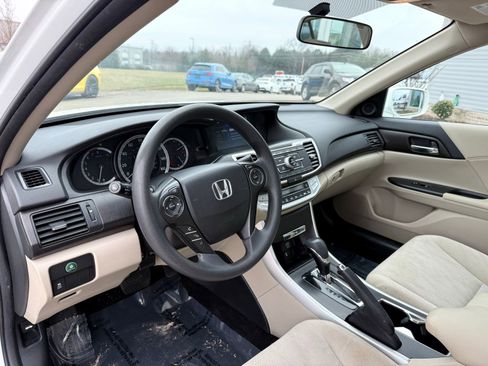 Used 2014 Honda Accord EX image 16