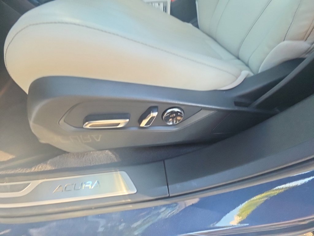 Certified 2025 Acura RDX SH-AWD image 17