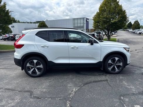 Used 2024 Volvo XC40 B5 Core AWD/4WD image 6