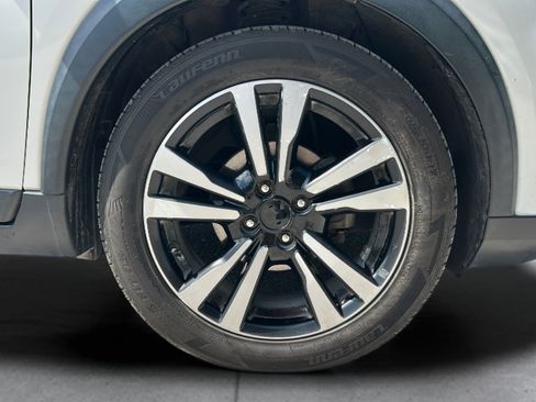 Used 2020 Nissan Kicks SR FWD image 32