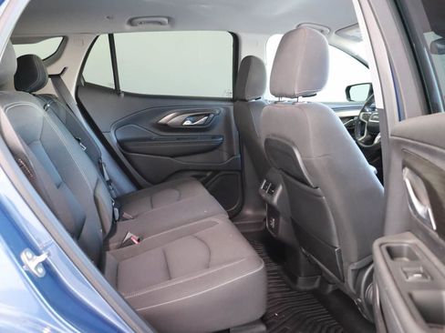 Used 2024 GMC Terrain SLE w/ LPO, Cargo Package FWD image 17