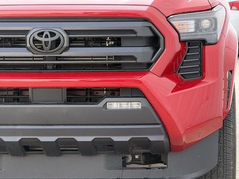 Used 2026 Toyota Tacoma SR5 AWD/4WD image 8