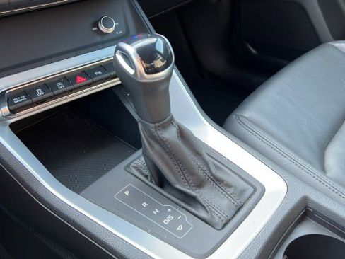 Used 2025 Audi Q3 2.0T Premium image 24