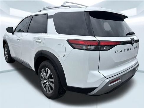 Used 2025 Nissan Pathfinder SL w/ Cargo Package FWD image 8