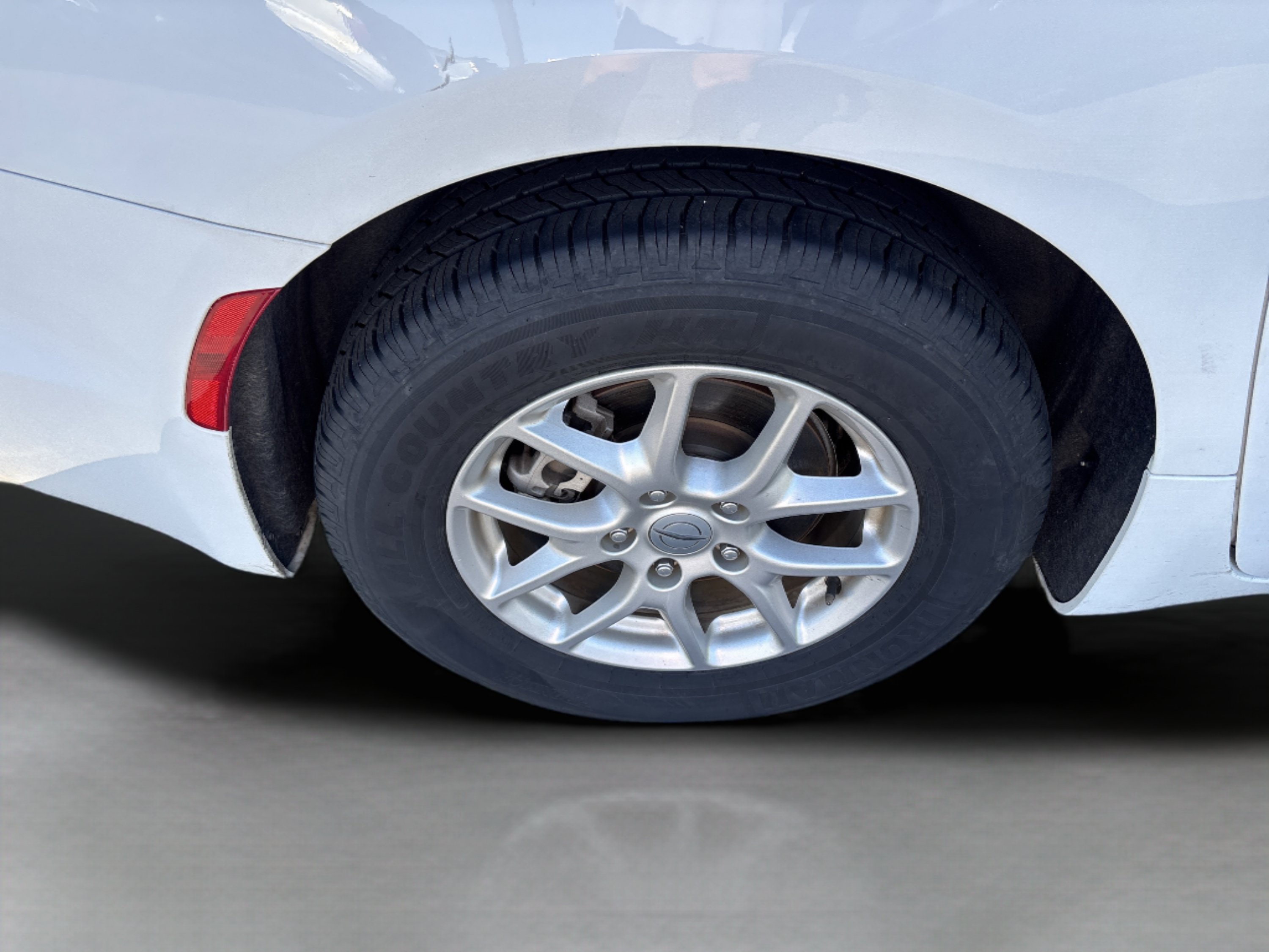 Used 2024 Chrysler Pacifica Touring-L FWD image 32