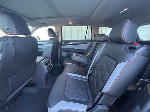 New 2026 Volkswagen Atlas Peak Edition image 13
