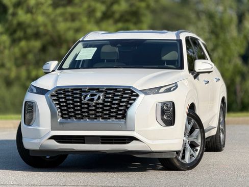 Used 2021 Hyundai Palisade Limited FWD image 2
