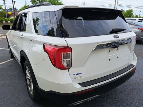 Used 2023 Ford Explorer XLT w/ Equipment Group 202A image 4
