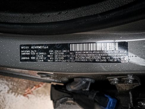 Used 2025 Alfa Romeo Tonale image 35