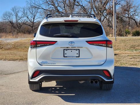 Used 2021 Toyota Highlander XSE image 6